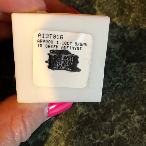 Genuine green amethyst trillion cut stone - Picture 4 of 4